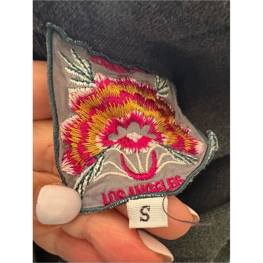 Johnny Was Embroidered Floral Hoodie Oversized Boho Sweatshirt Gray Small - Picture 5 of 5